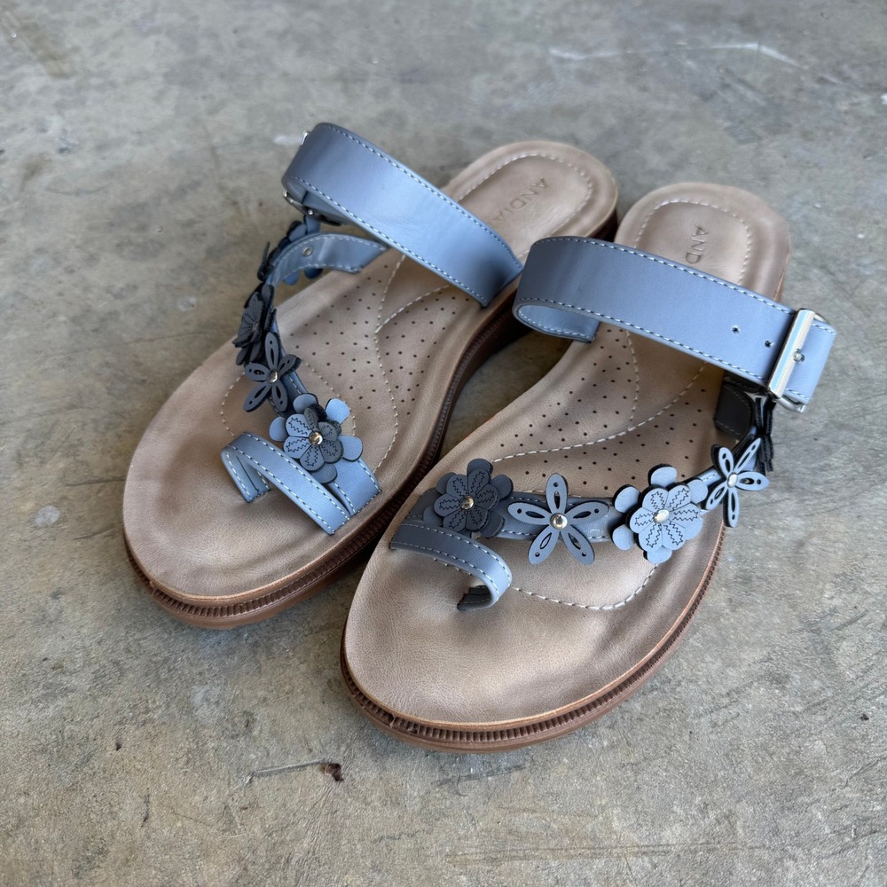 Andiamo Abetsy Blue Floral Applique Toe Loop‎ Sandals Womens 8.5 M Flat Slides